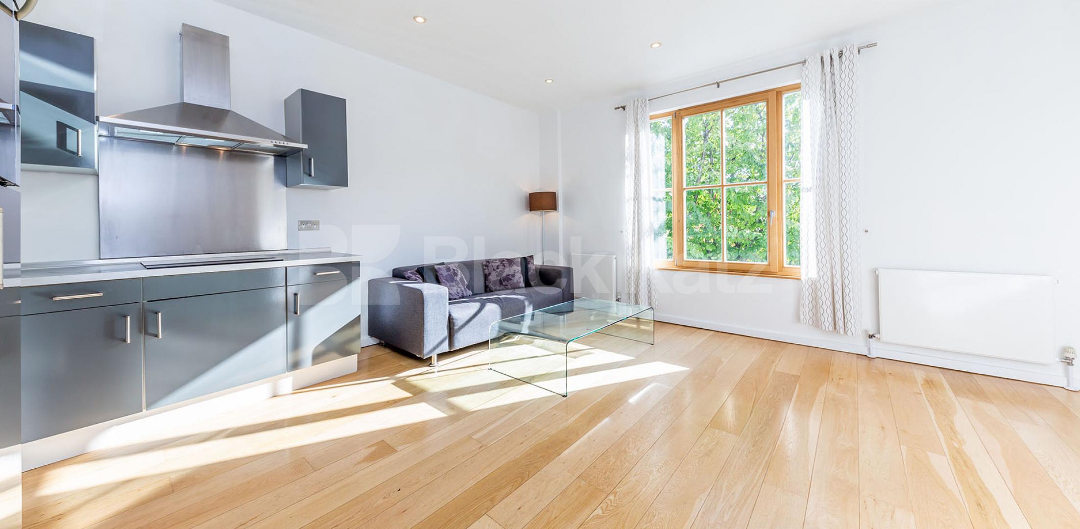 Stunning two bedroom with great space located in a great area Kingsdown Road, Holloway